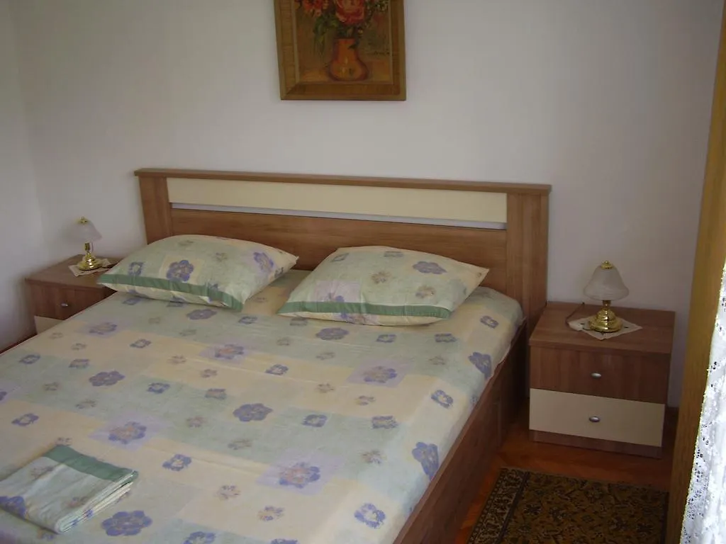 Apartment Pizonova 3 Pula 0*,  Hırvatistan