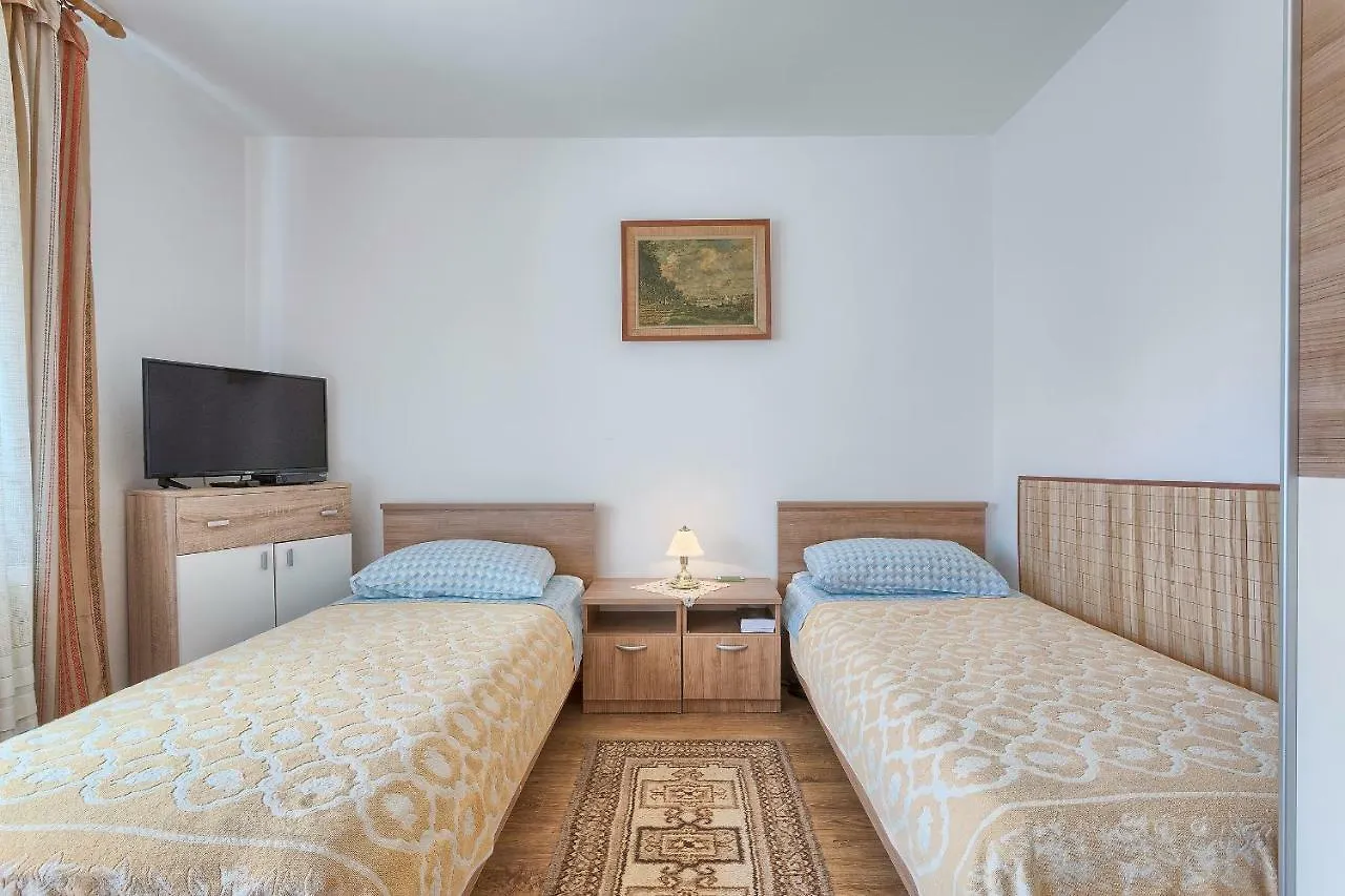Apartment Pizonova 3 Pula
