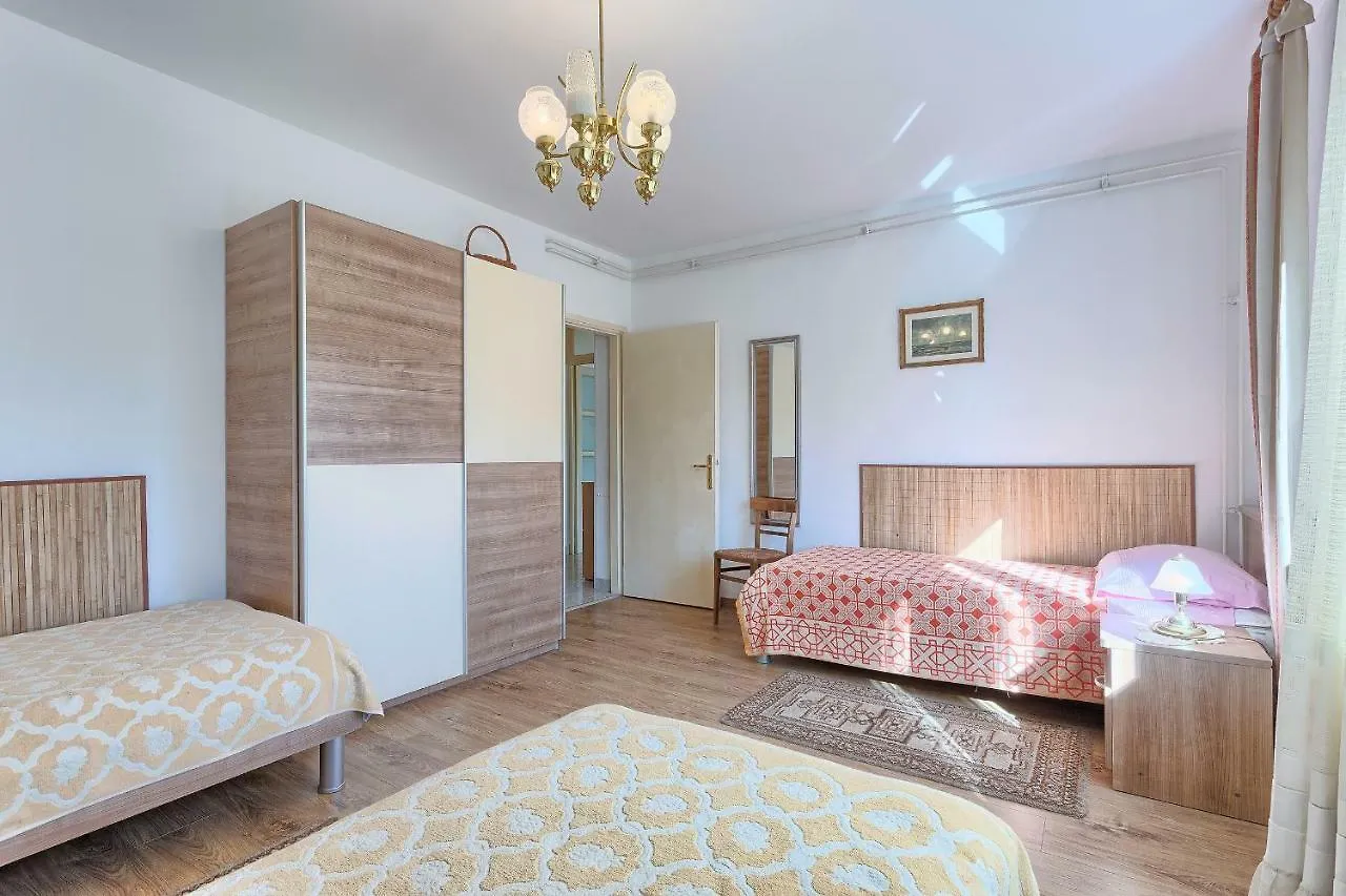Apartment Pizonova 3 Pula Hırvatistan